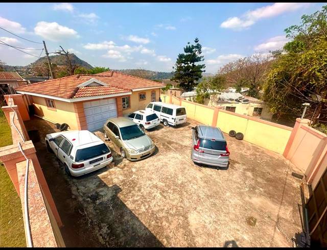 2 BEDROOM HOUSE FOR SALE IN KWANDENGEZI